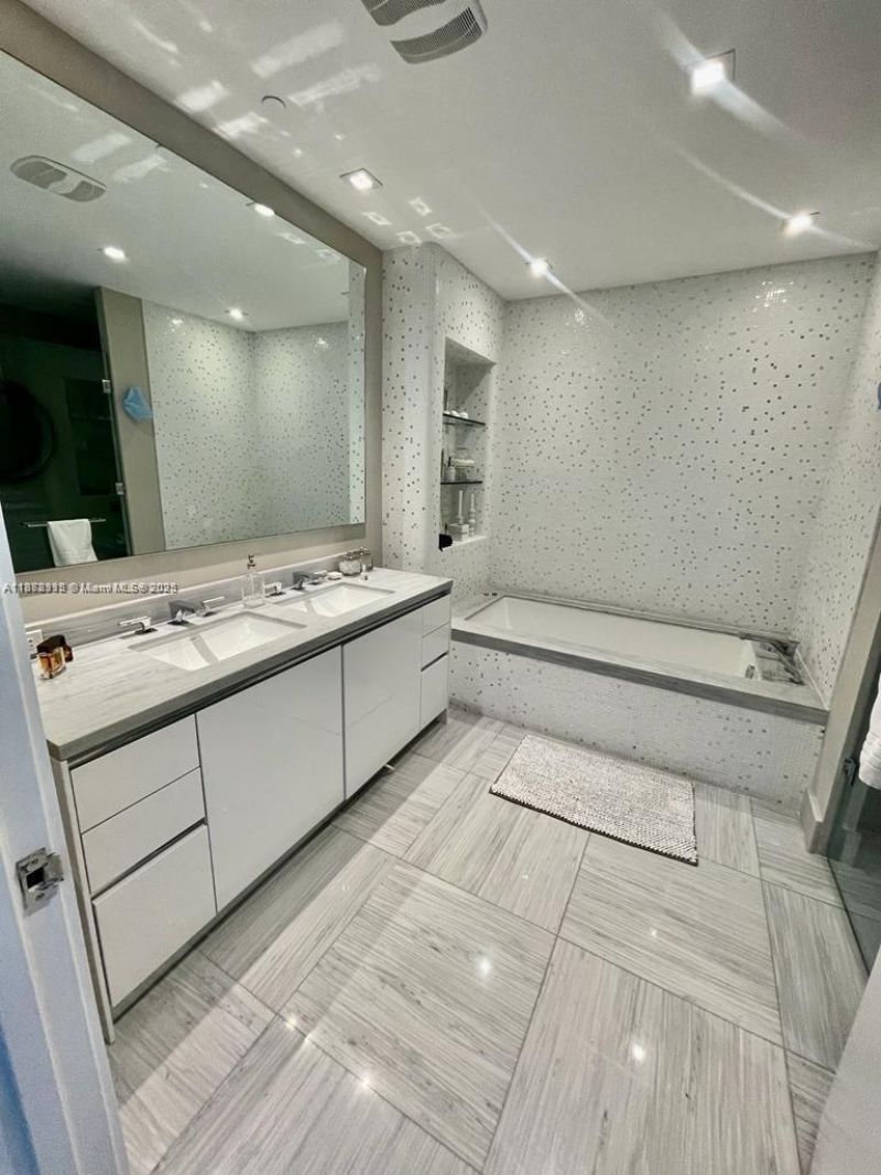 16901 Collins Ave, Unit 502, Sunny Isles Beach, FL 33160 Photo