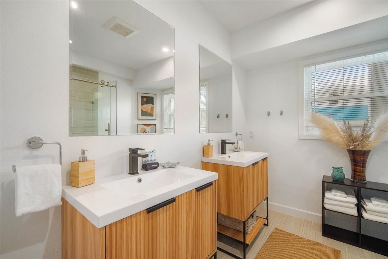 203 72nd Street, Holmes Beach, FL 34217 Photo