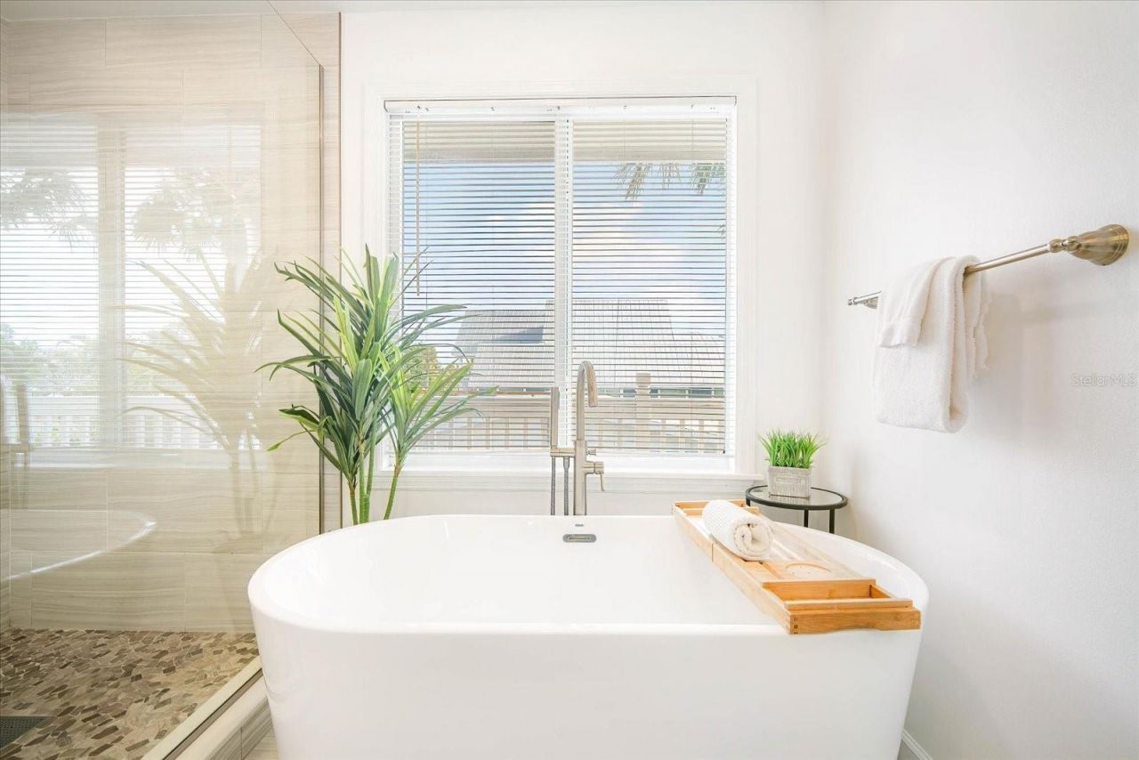 203 72nd Street, Holmes Beach, FL 34217 Photo