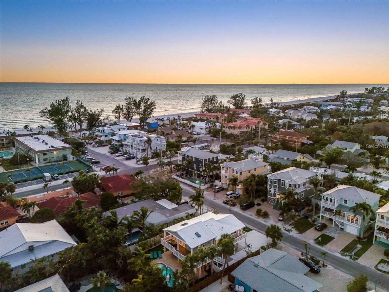 203 72nd Street, Holmes Beach, FL 34217 Photo