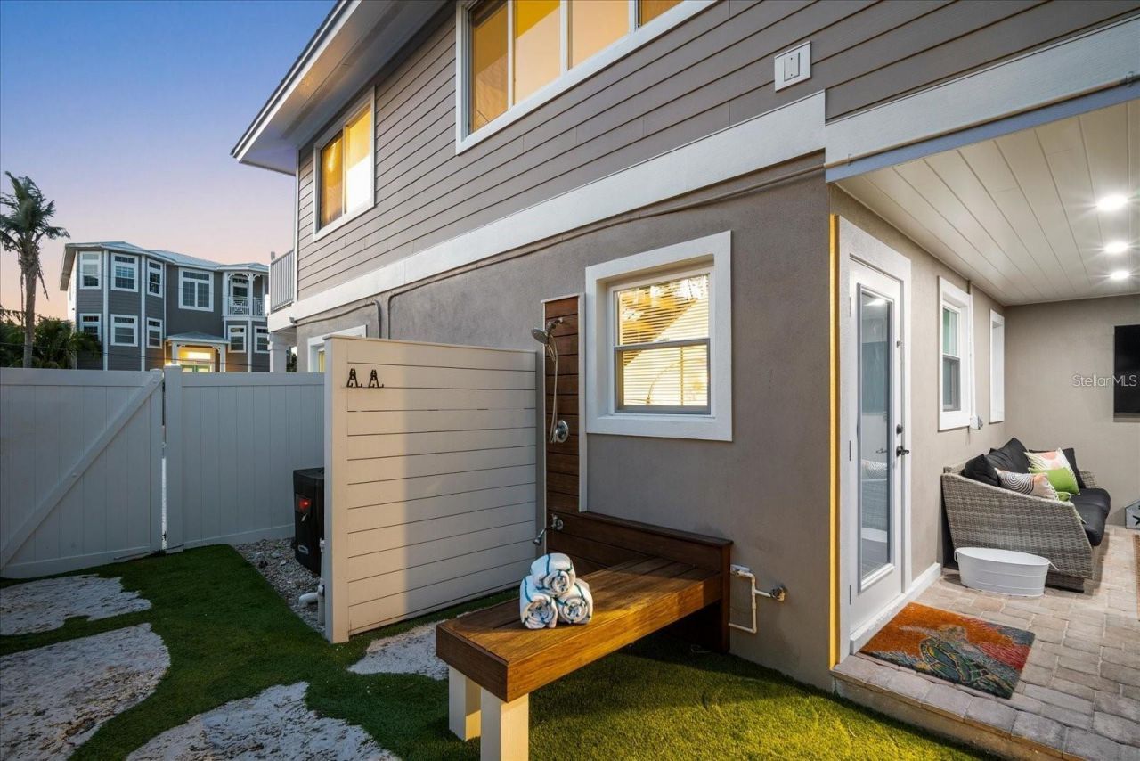 203 72nd Street, Holmes Beach, FL 34217 Photo