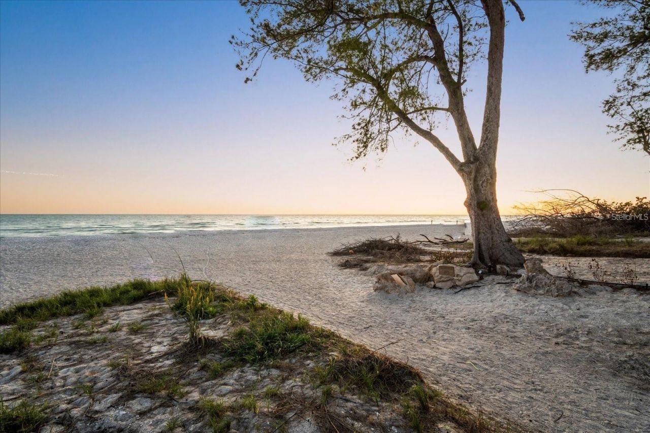 203 72nd Street, Holmes Beach, FL 34217 Photo