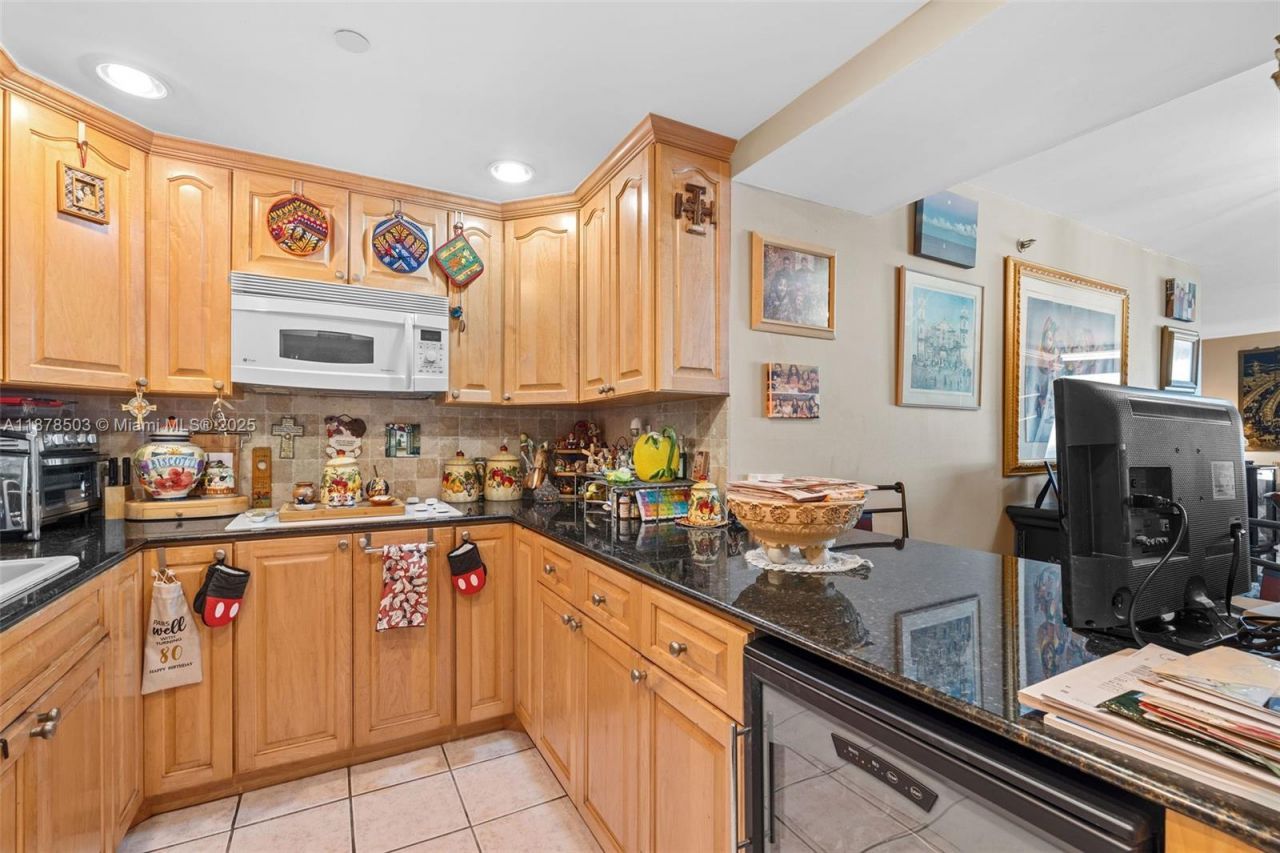 2401 Collins Ave, Unit 1712, Miami Beach, FL 33140 Photo