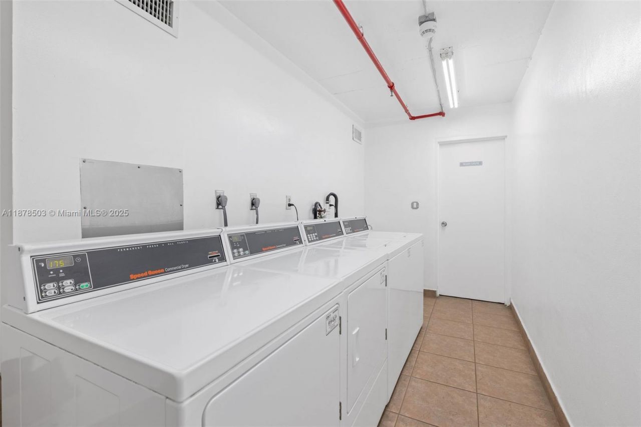 2401 Collins Ave, Unit 1712, Miami Beach, FL 33140 Photo
