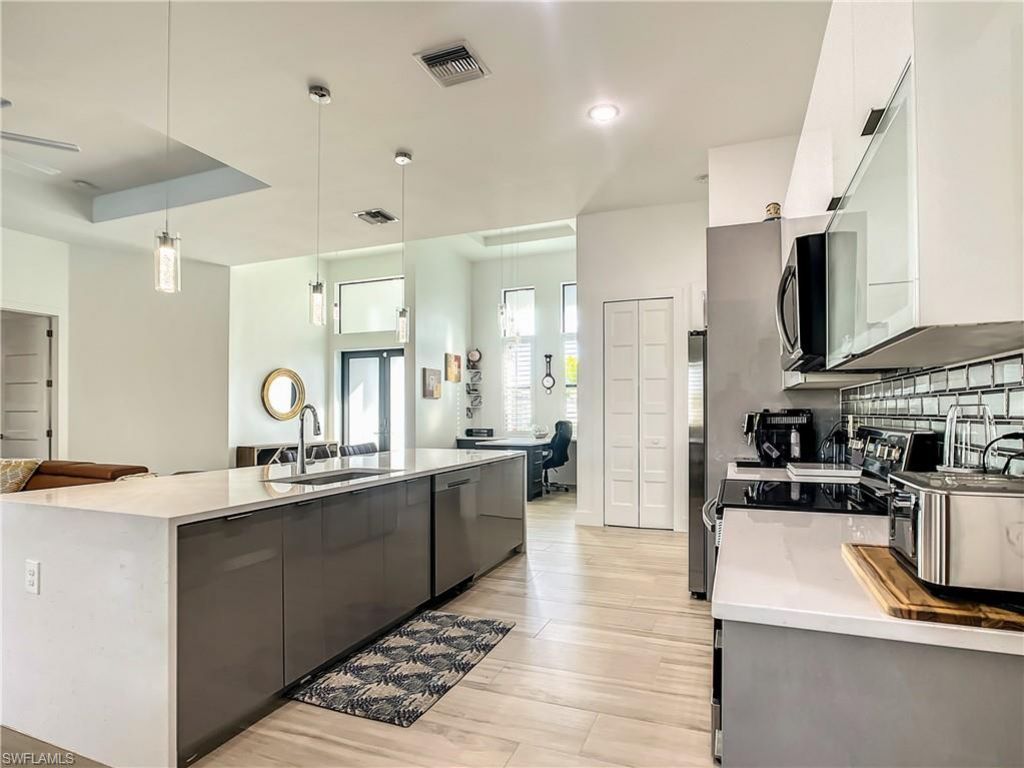 217 SW 21st St, Cape Coral, FL 33991 Photo