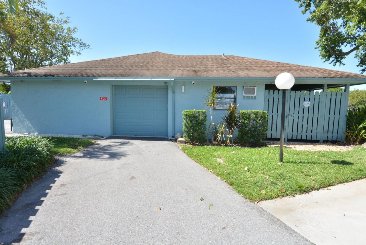 950 S Kanner Highway, Unit Th-9, Stuart, FL 34994 Photo