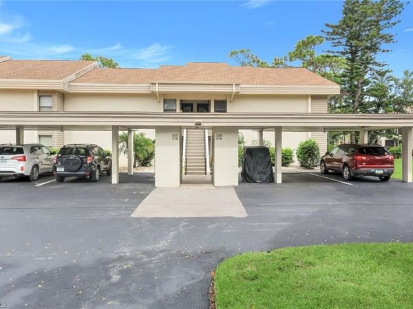 5585 Trailwinds DR, Unit 326, FORT MYERS, FL 33907