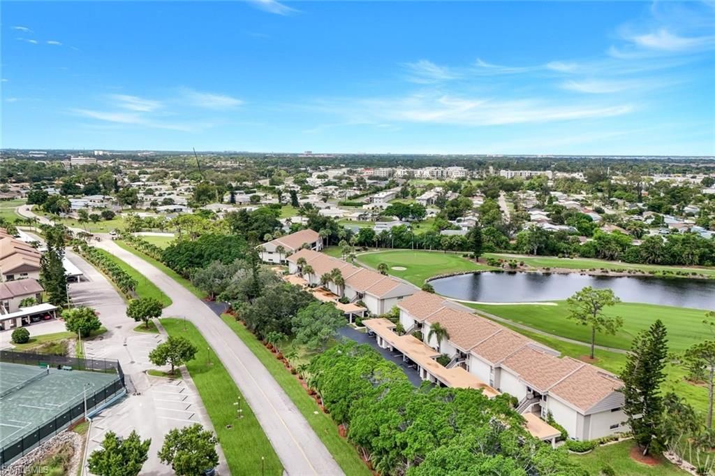 5585 Trailwinds Dr, Unit 326, Fort Myers, FL 33907 Photo
