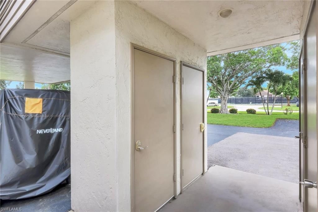 5585 Trailwinds Dr, Unit 326, Fort Myers, FL 33907 Photo