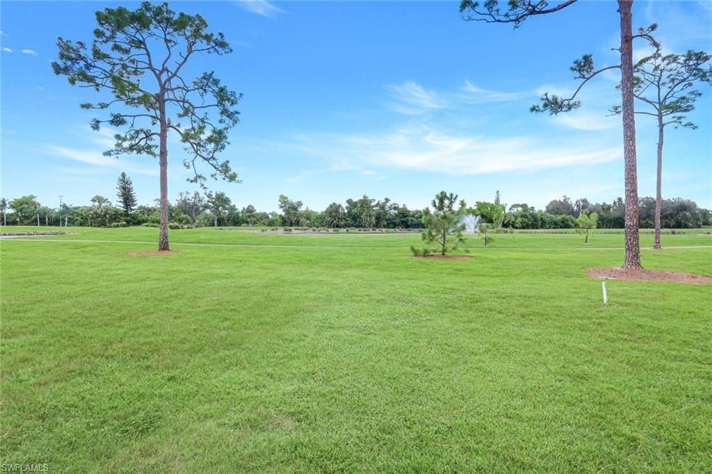 5585 Trailwinds Dr, Unit 326, Fort Myers, FL 33907 Photo