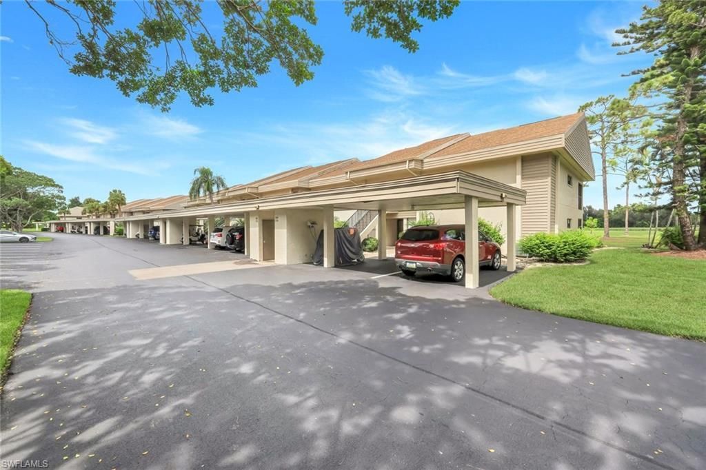 5585 Trailwinds Dr, Unit 326, Fort Myers, FL 33907 Photo