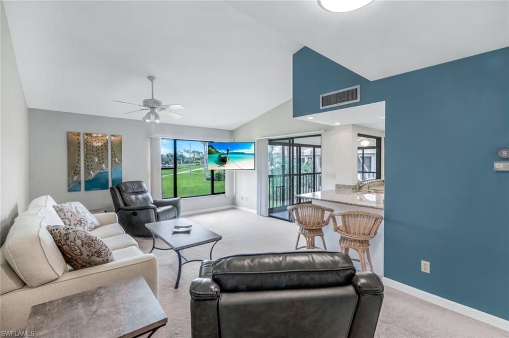 5585 Trailwinds Dr, Unit 326, Fort Myers, FL 33907 Photo