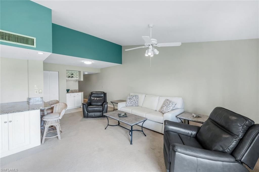 5585 Trailwinds Dr, Unit 326, Fort Myers, FL 33907 Photo