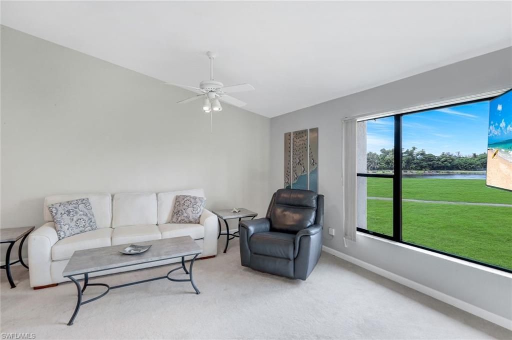 5585 Trailwinds Dr, Unit 326, Fort Myers, FL 33907 Photo