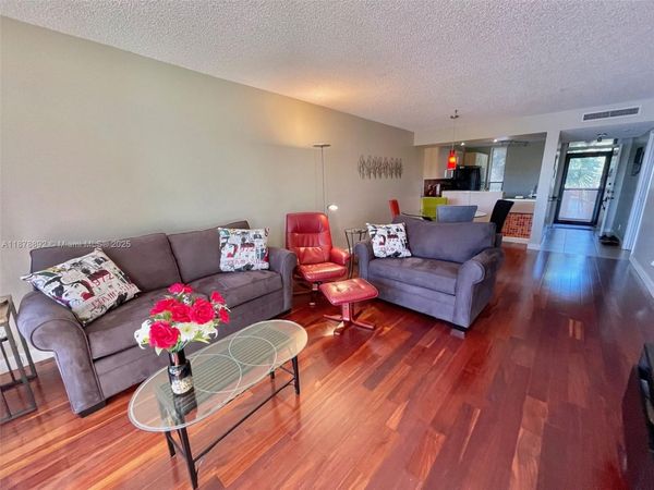 5831 Coral Lake Dr, Unit 307, Margate, FL 33063