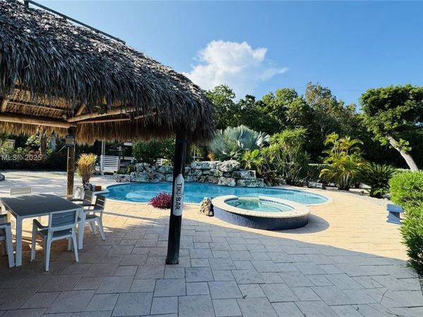 443 4th Rd, Key Largo, FL 33037