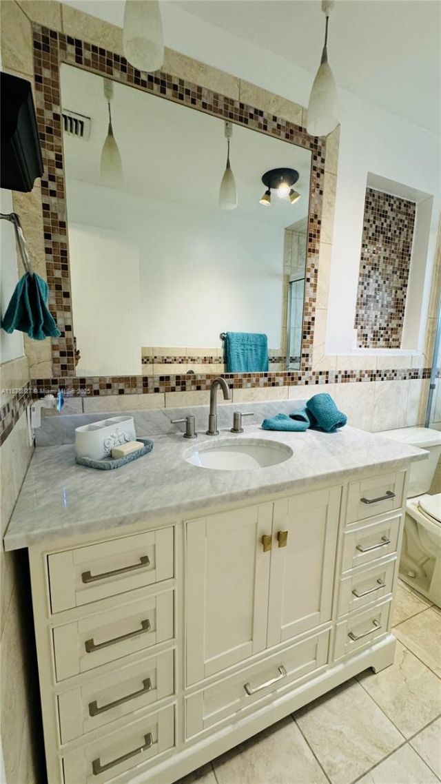 443 4th Rd, Key Largo, FL 33037 Photo