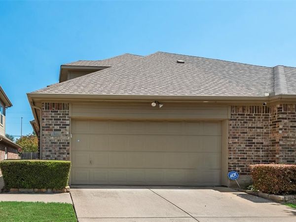 1230 Woodland Park Drive, Hurst, TX 76053