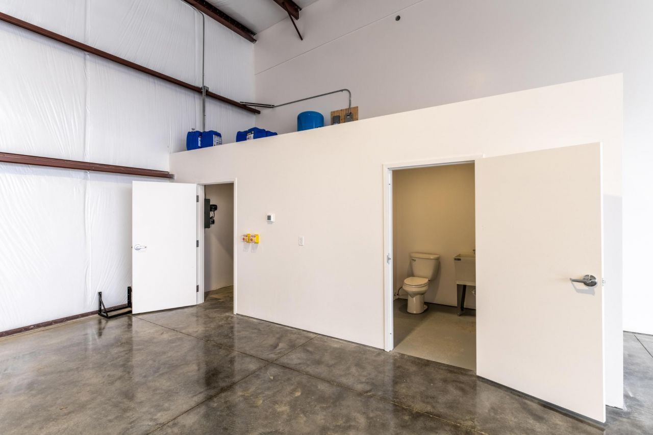 200 Airport Road, Unit E-154s, E-, Hamilton, MT 59840 Main Photo