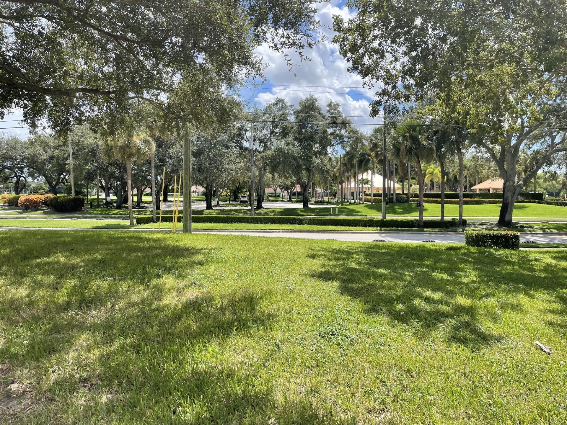 6608 66th Way, West Palm Beach, FL 33409 Photo