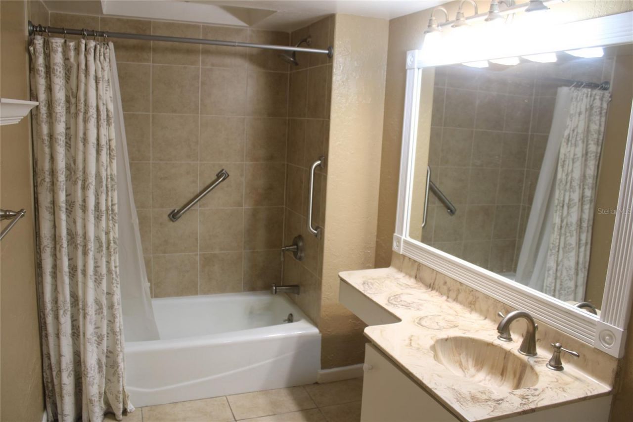 5400 34th Street W, Unit D2, Bradenton, FL 34210 Photo