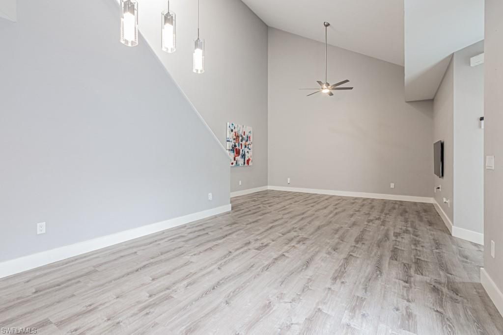 4544 Court Way, Unit 18D, Naples, FL 34109 Photo