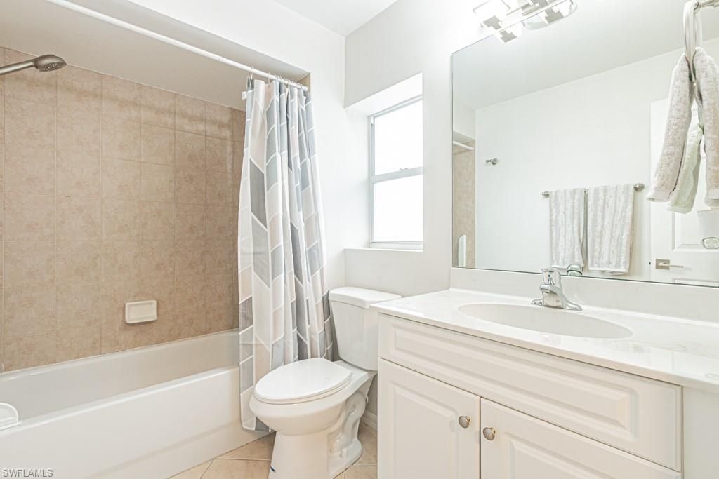 4544 Court Way, Unit 18D, Naples, FL 34109 Photo
