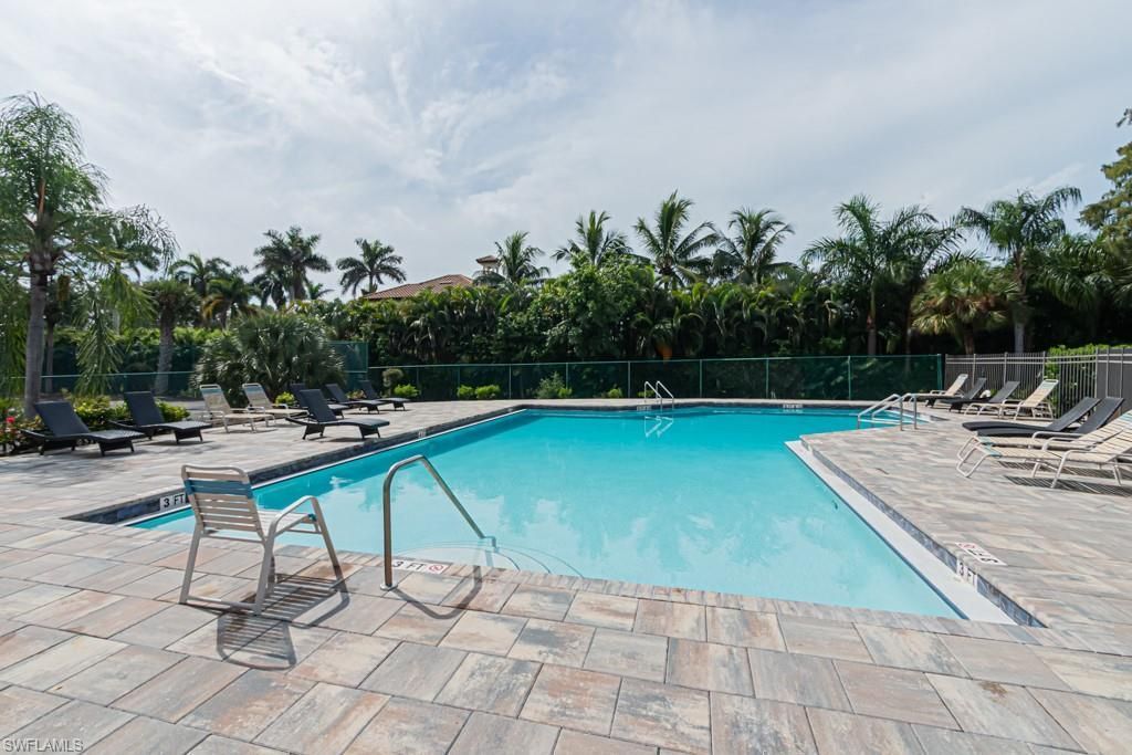 4544 Court Way, Unit 18D, Naples, FL 34109 Photo