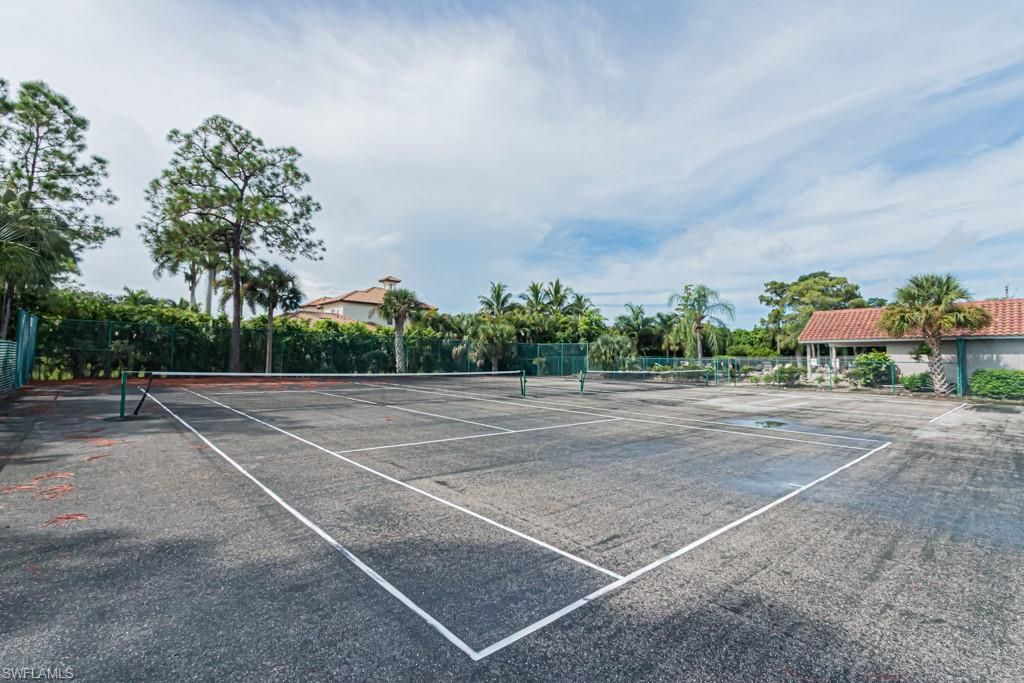4544 Court Way, Unit 18D, Naples, FL 34109 Photo