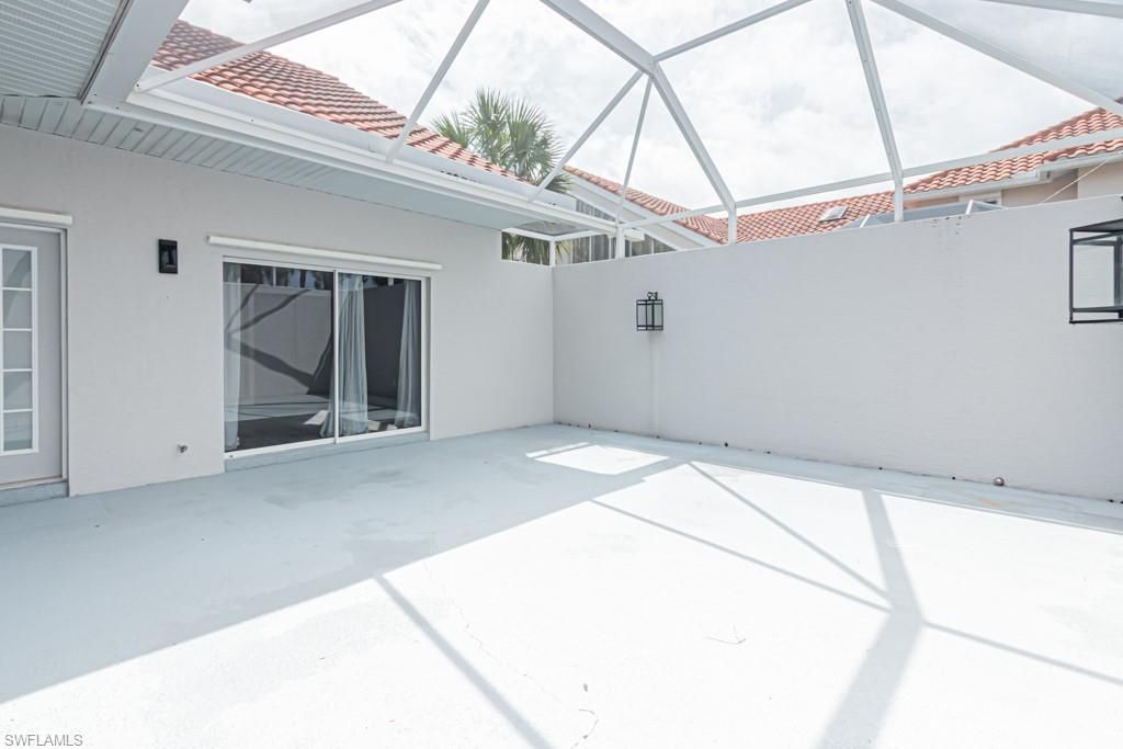 4544 Court Way, Unit 18D, Naples, FL 34109 Photo