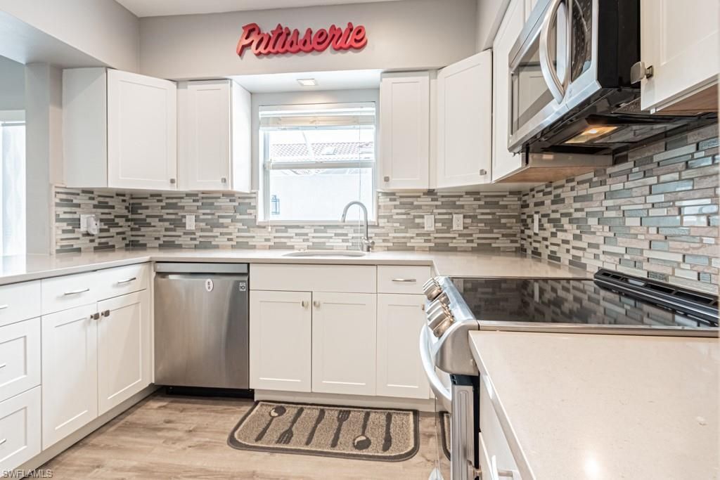 4544 Court Way, Unit 18D, Naples, FL 34109 Photo