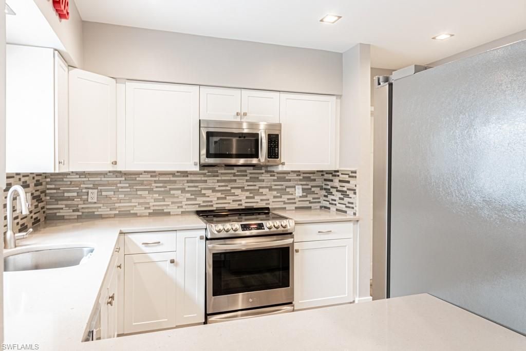 4544 Court Way, Unit 18D, Naples, FL 34109 Photo