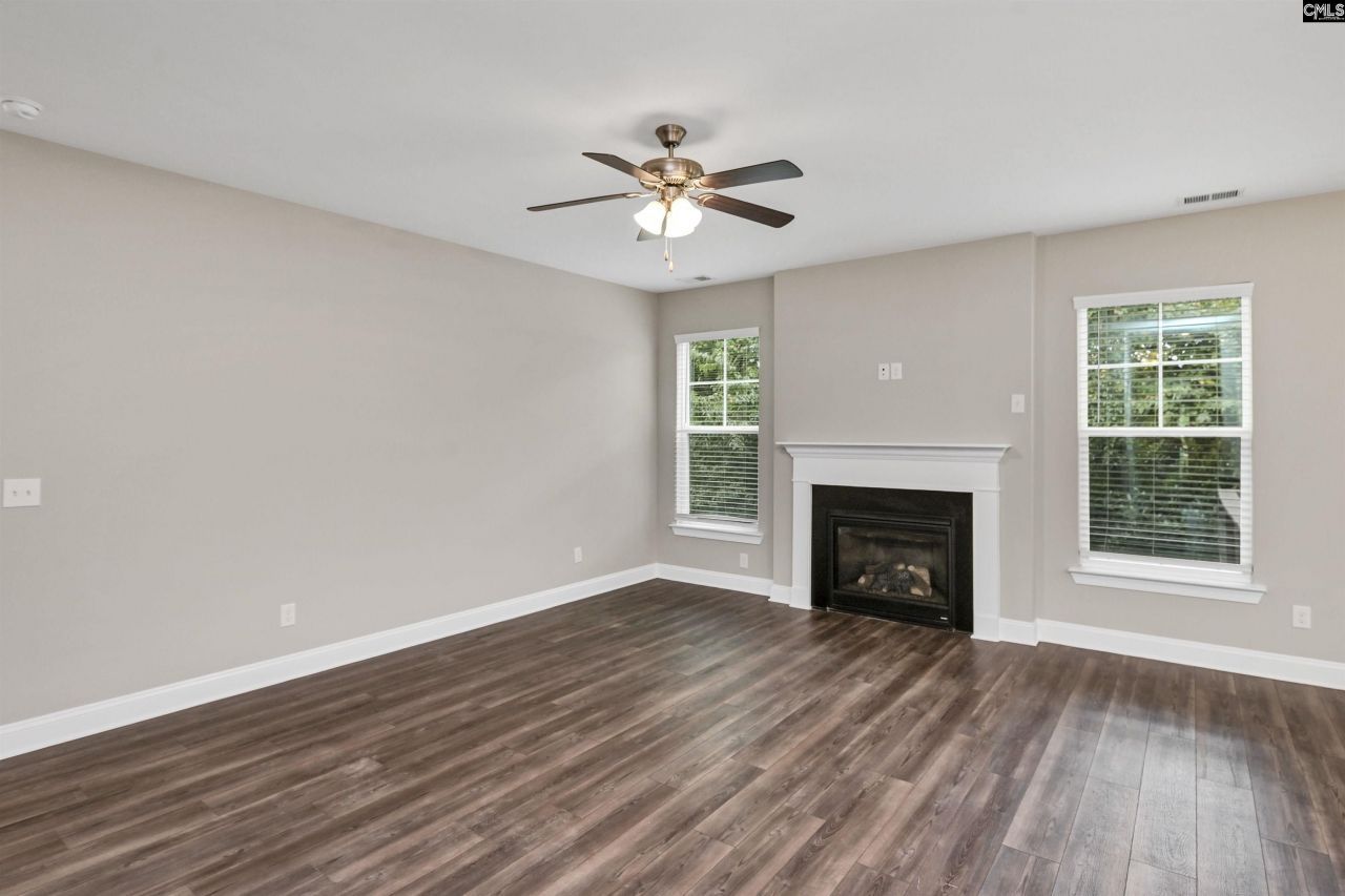 357 Southberry Way Photo 9