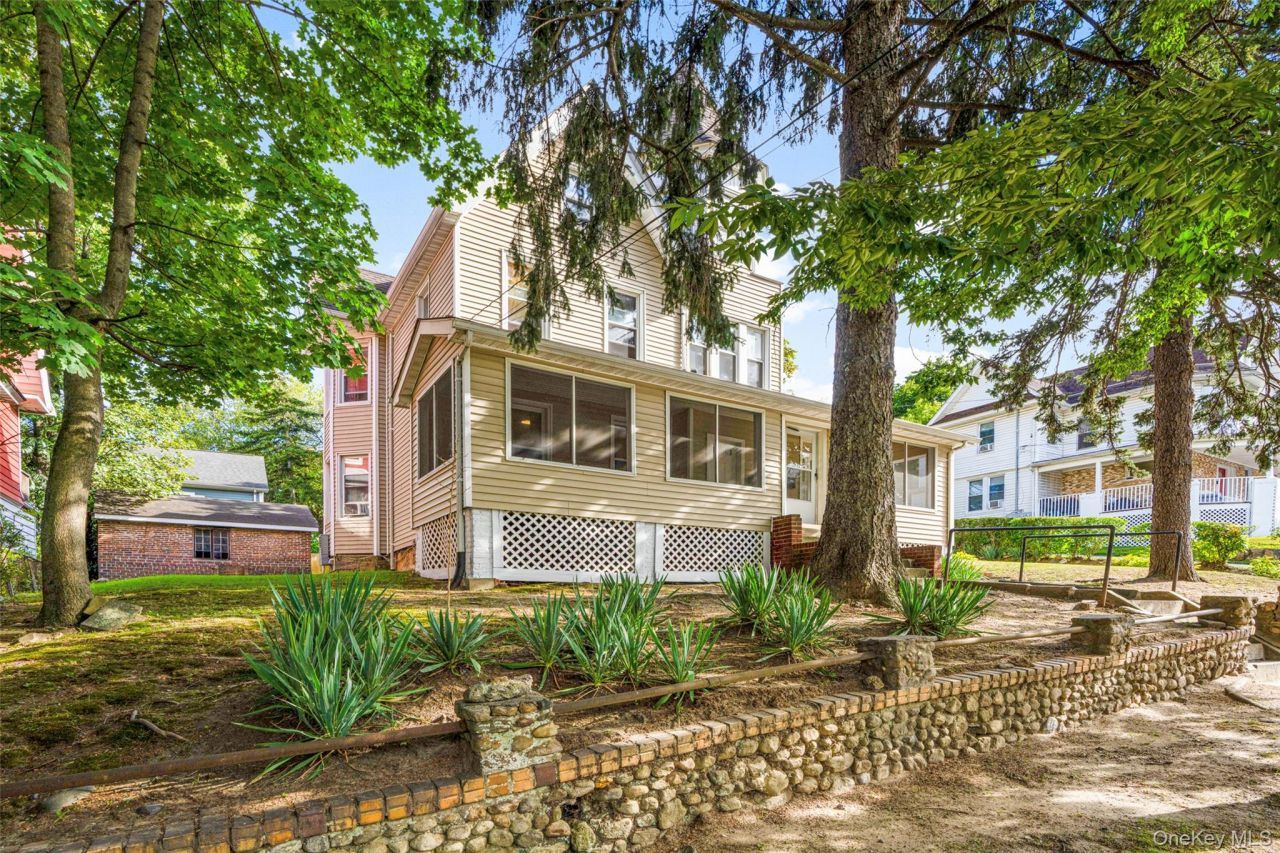 157 Fisher Avenue, White Plains, NY 10606 Main Photo