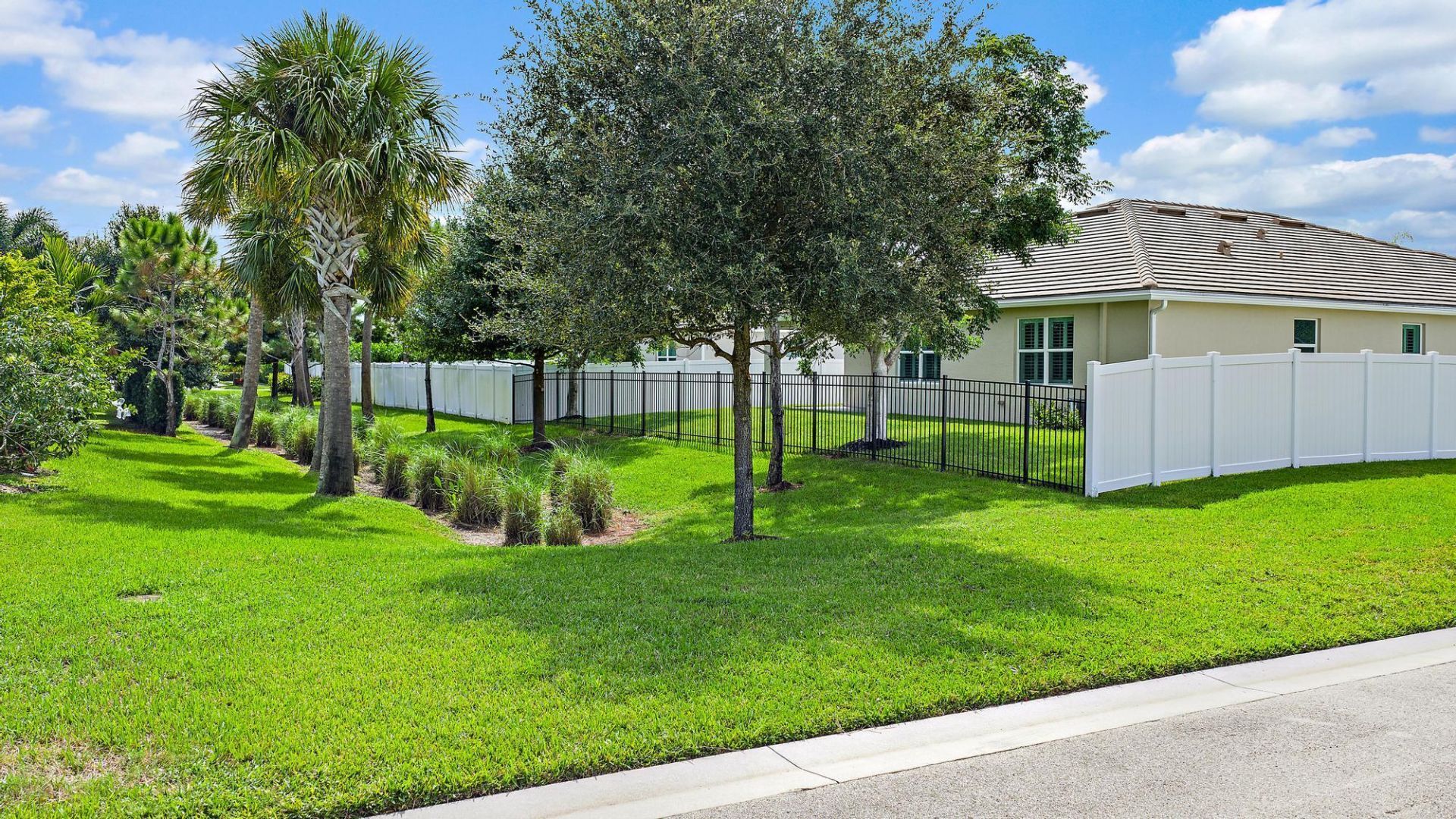 2570 SW Berry Park Circle, Palm City, FL 34990 Photo