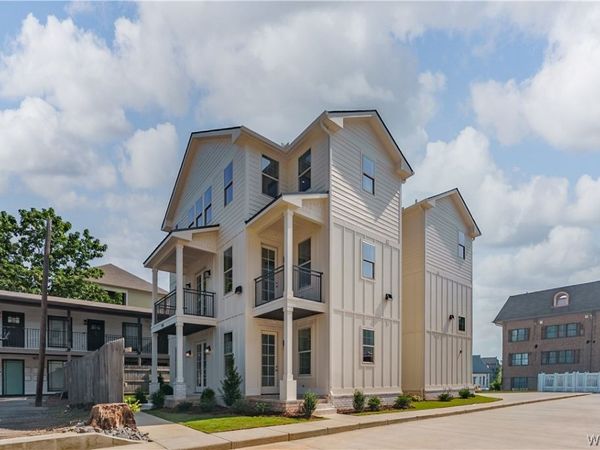 975 15th Avenue, Unit 301, Tuscaloosa, AL 35401
