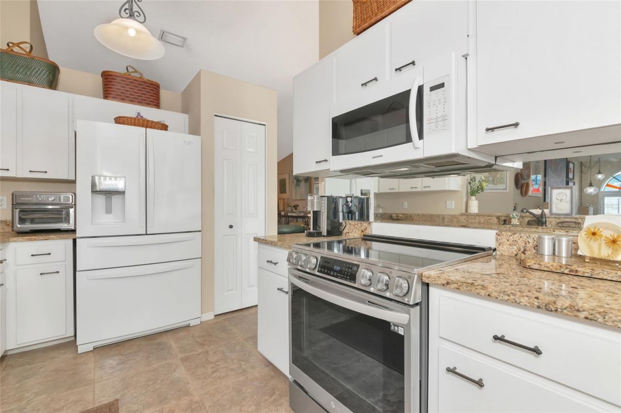 5717 28th Street E, Bradenton, FL 34203 Photo