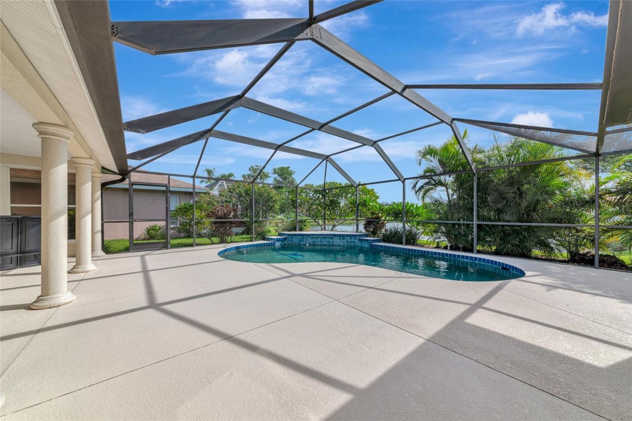 5717 28th Street E, Bradenton, FL 34203 Photo