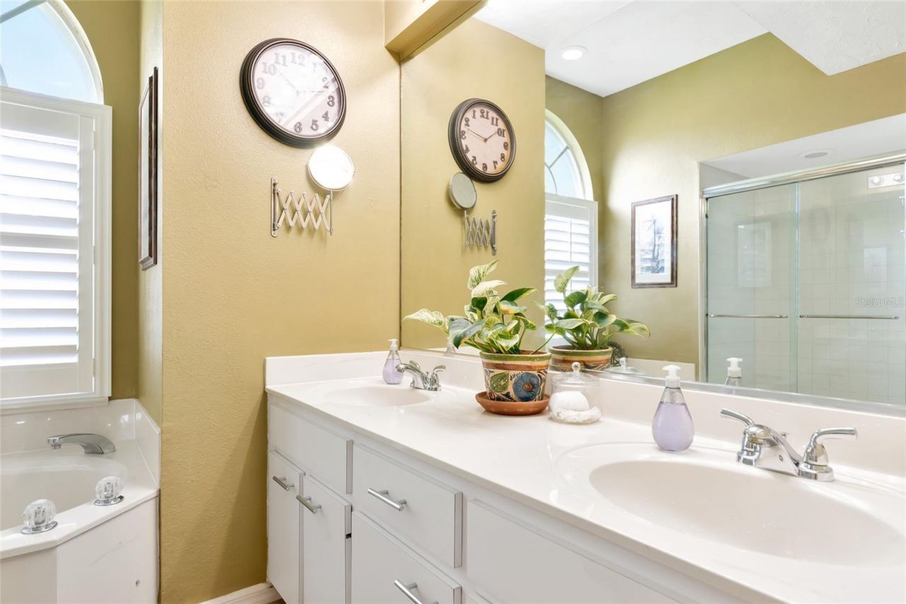 5717 28th Street E, Bradenton, FL 34203 Photo