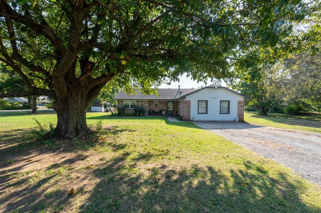 5707 Earl Drive, Shawnee, OK 74804 Main Photo