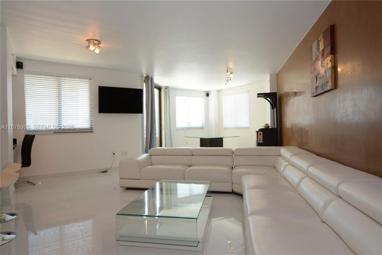 110 N Federal Hwy, Unit 705, Fort Lauderdale, FL 33301 Photo