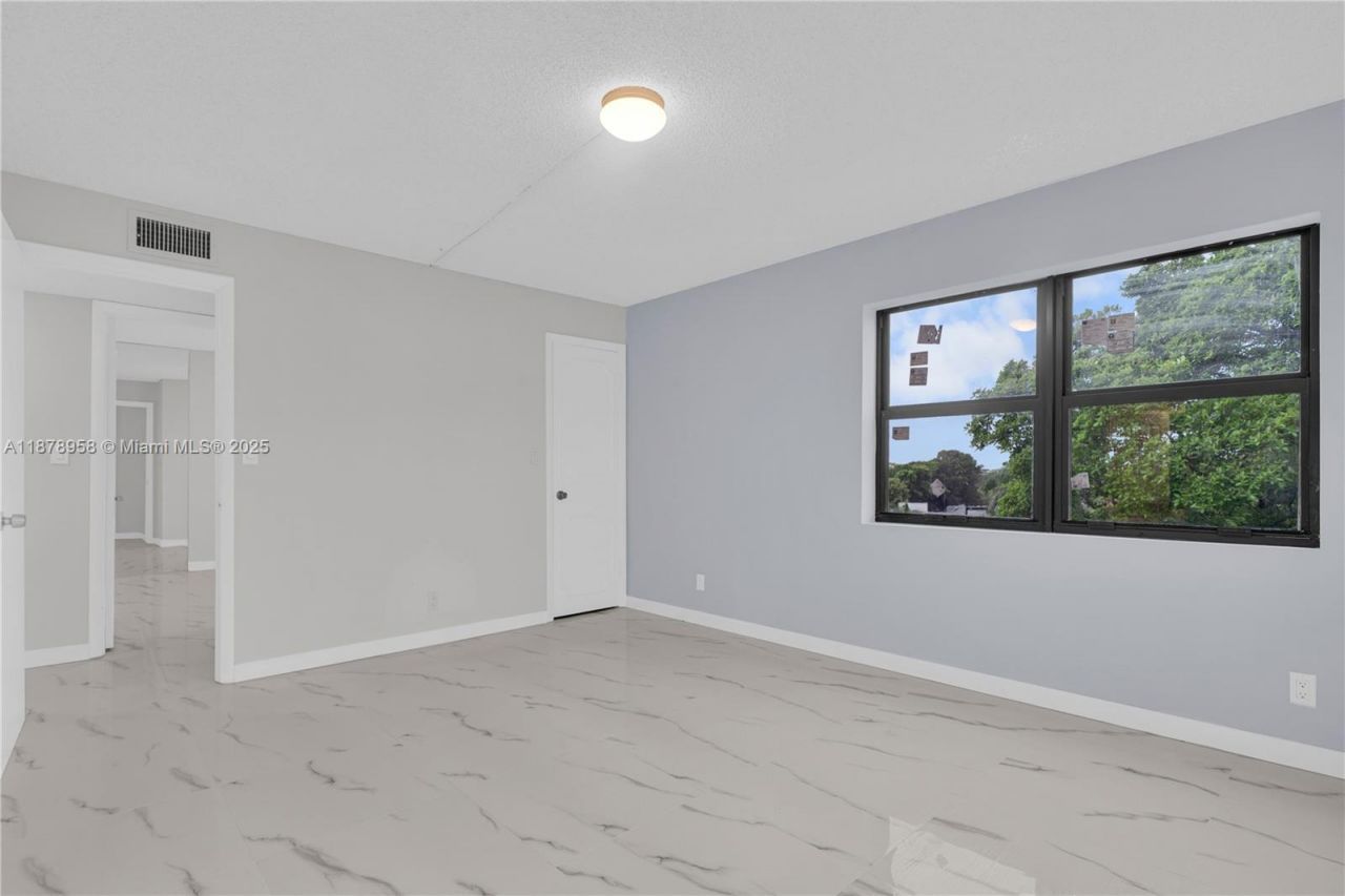 9355 SW 8th St, Unit 425, Boca Raton, FL 33428 Photo