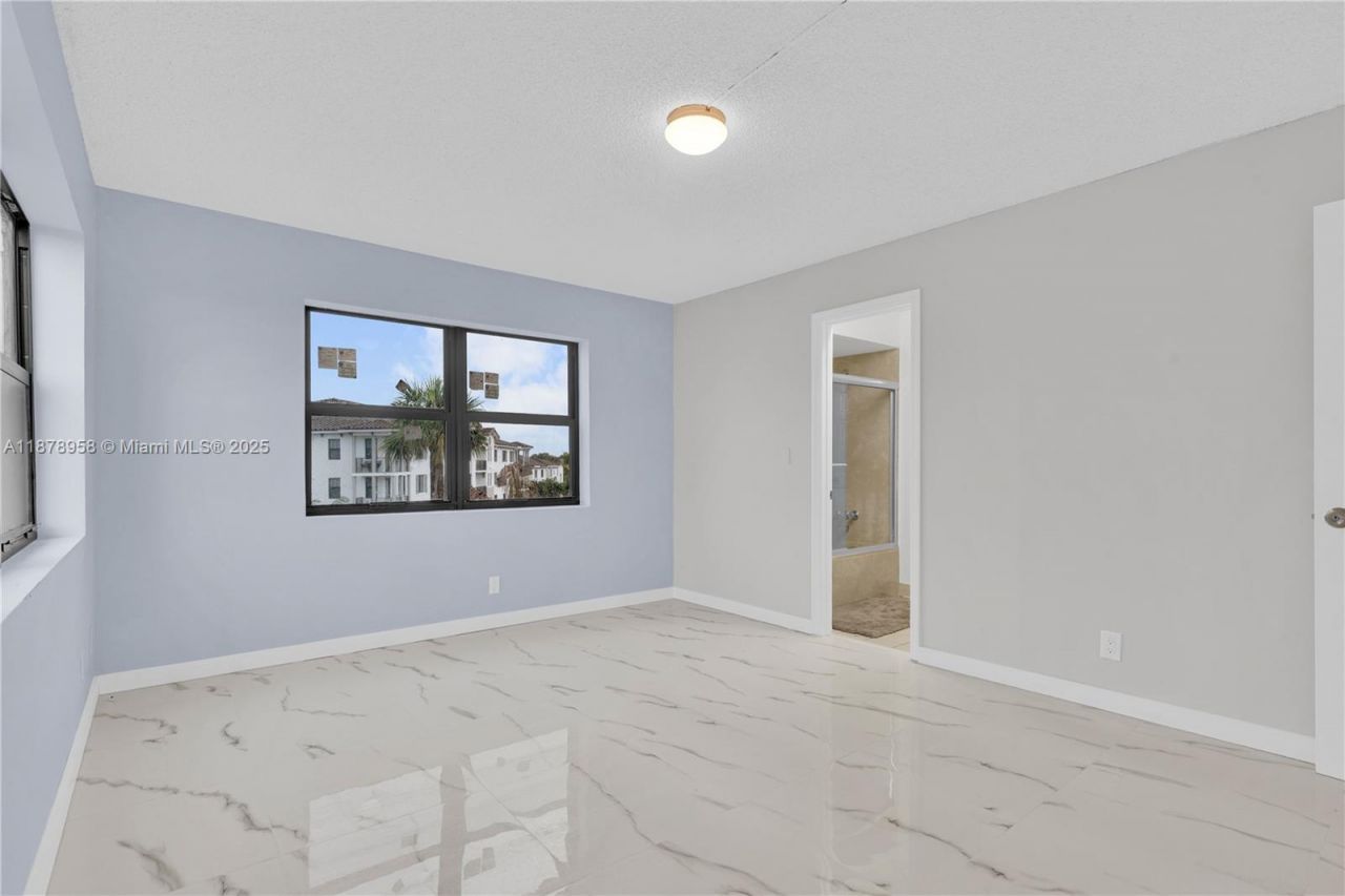 9355 SW 8th St, Unit 425, Boca Raton, FL 33428 Photo