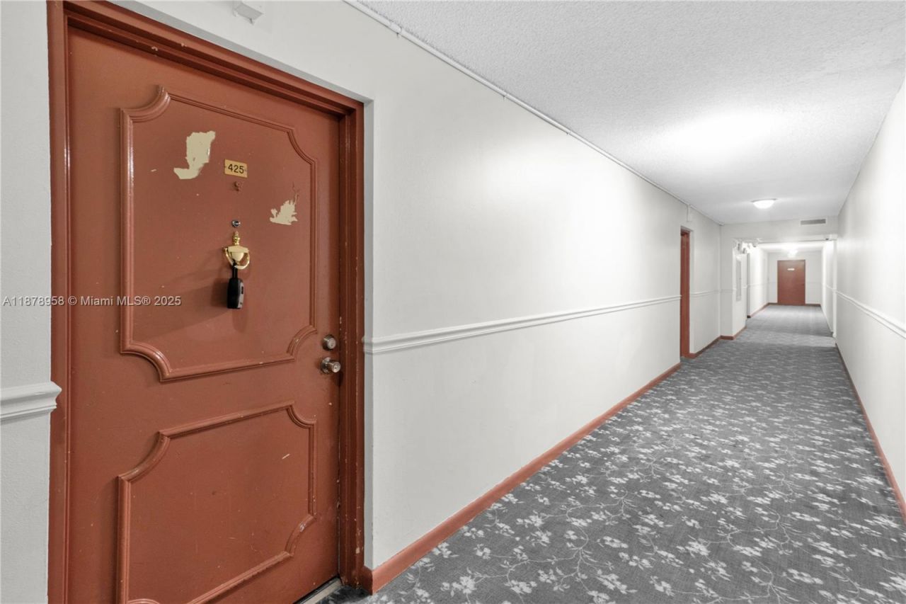 9355 SW 8th St, Unit 425, Boca Raton, FL 33428 Photo