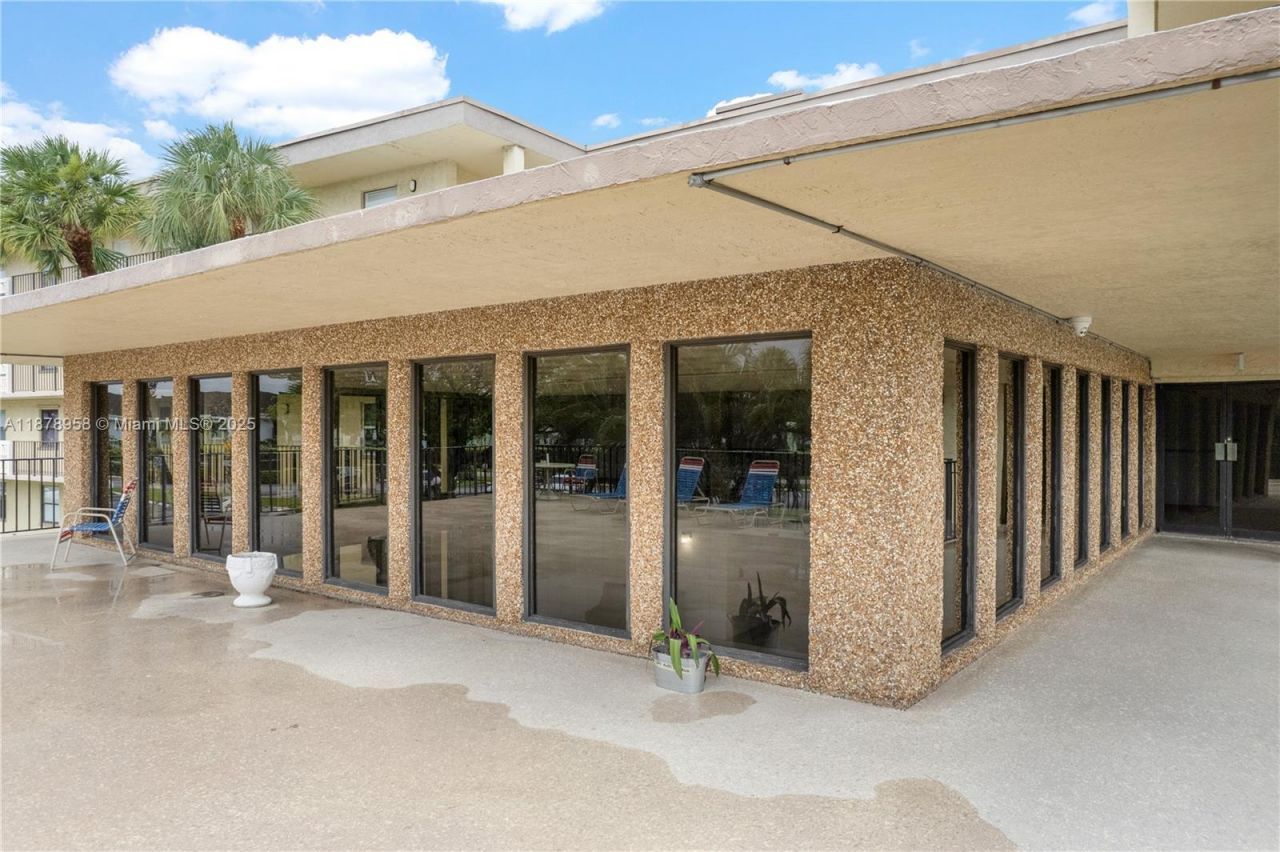 9355 SW 8th St, Unit 425, Boca Raton, FL 33428 Photo