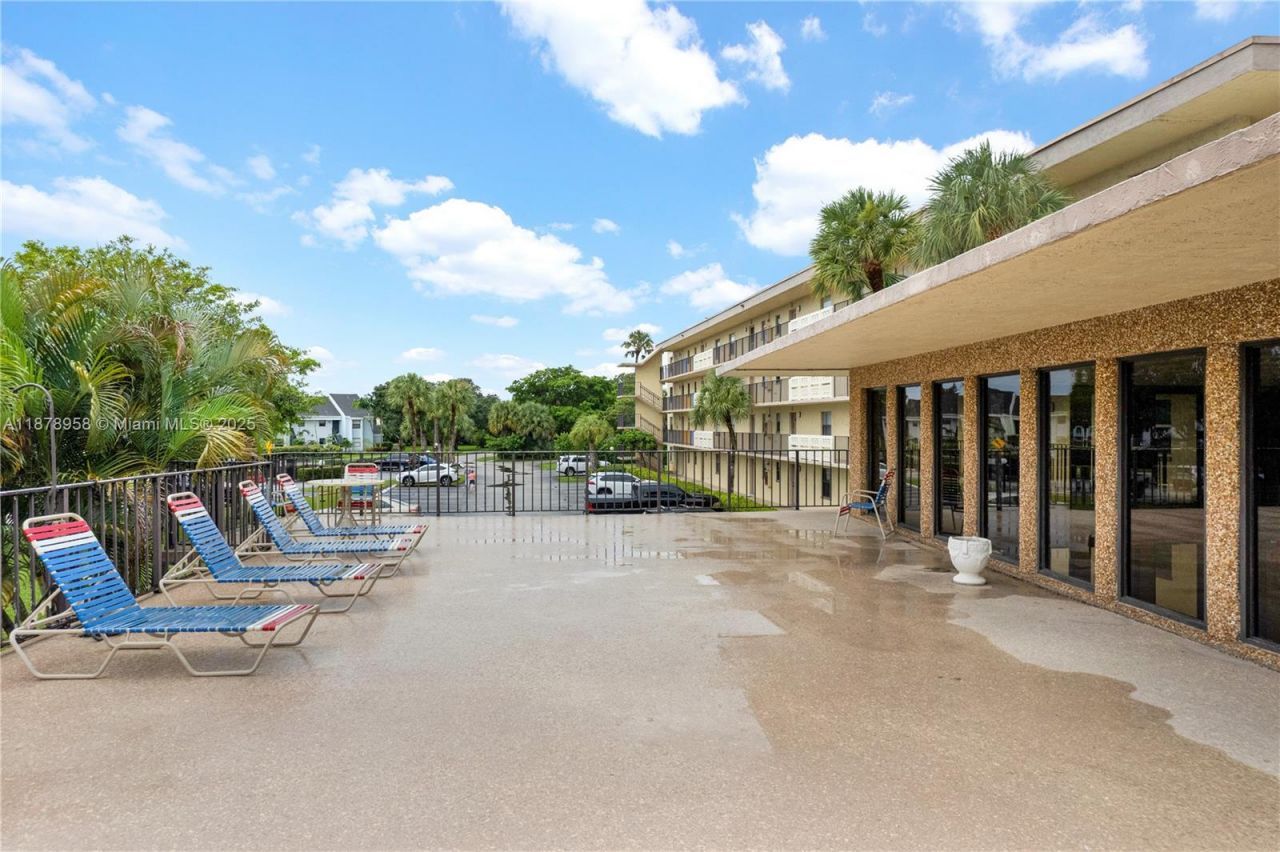 9355 SW 8th St, Unit 425, Boca Raton, FL 33428 Photo