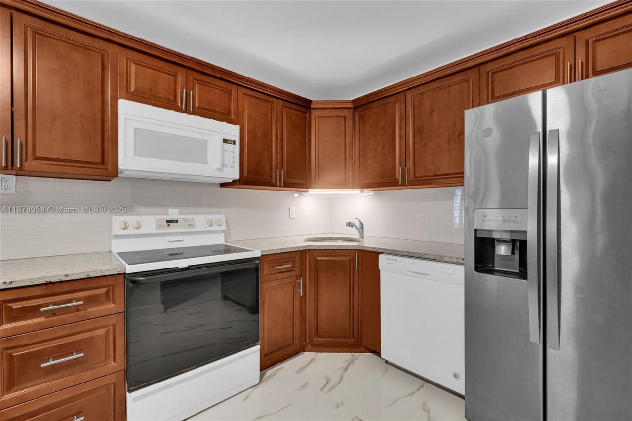 9355 SW 8th St, Unit 425, Boca Raton, FL 33428 Photo