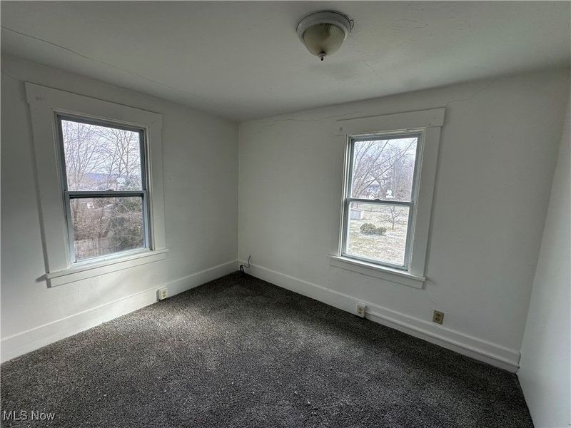 696 Gaylord Avenue, Brookfield Township, OH 44438 Photo 3