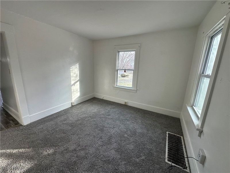 696 Gaylord Avenue, Brookfield Township, OH 44438 Photo 6