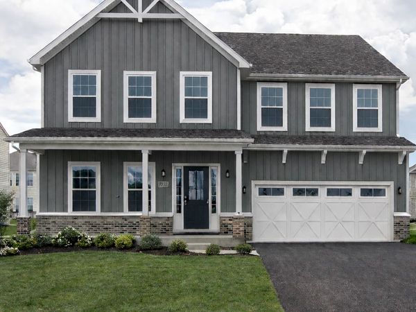 25849 W Winding Hollow Drive, Channahon, IL 60410